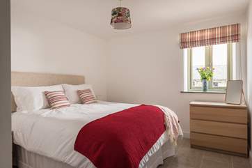 The double bedroom with king-size bed.