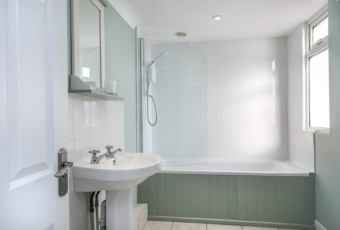 The en suite bathroom for bedroom 1.