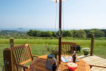 Breakfast, lunch, dinner or snack time, this is a super spot for al fresco dining.