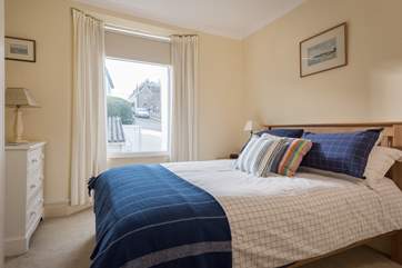 Bedroom 2 has 'zip and link' beds (6' double or 3' singles).