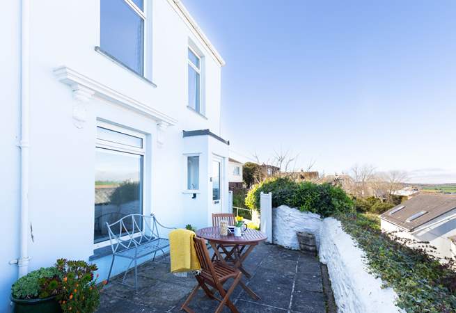 3 Thetis Place is the first of a row of three cottages over looking Falmouth. 