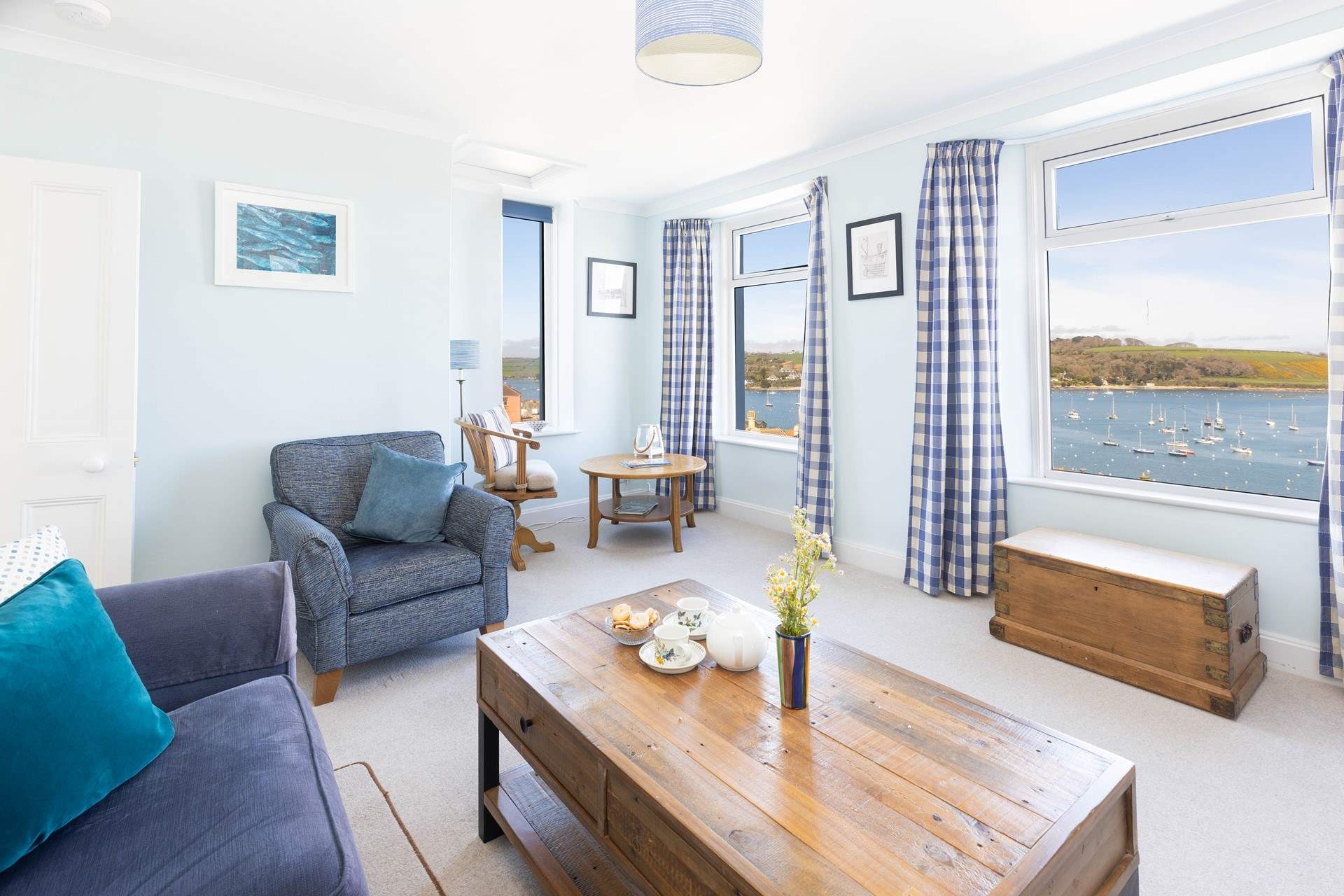 All the seats in the sitting-room boast a view. 