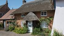 Situated on a quiet square in the village of Puddletown, Beehive Cottage lies opposite St Mary's Church.