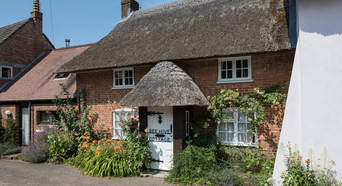 Situated on a quiet square, in the village of Puddletown, Beehive Cottage lies opposite St Mary's Church.