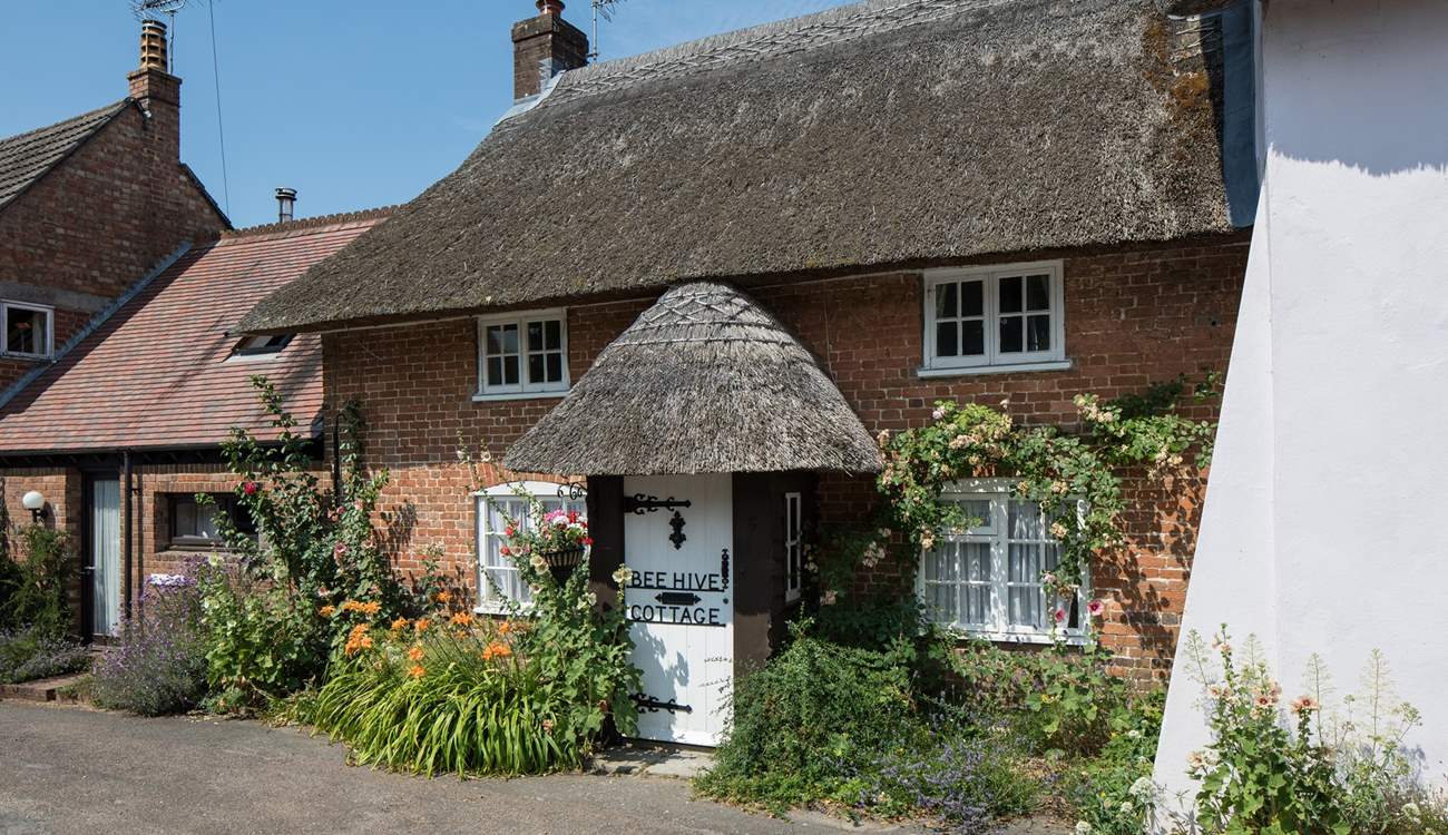 Situated on a quiet square, in the village of Puddletown, Beehive Cottage lies opposite St Mary's Church.