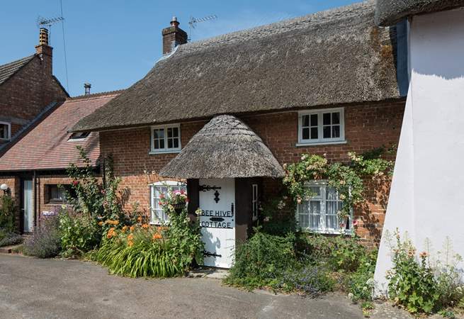 Situated on a quiet square, in the village of Puddletown, Beehive Cottage lies opposite St Mary's Church.