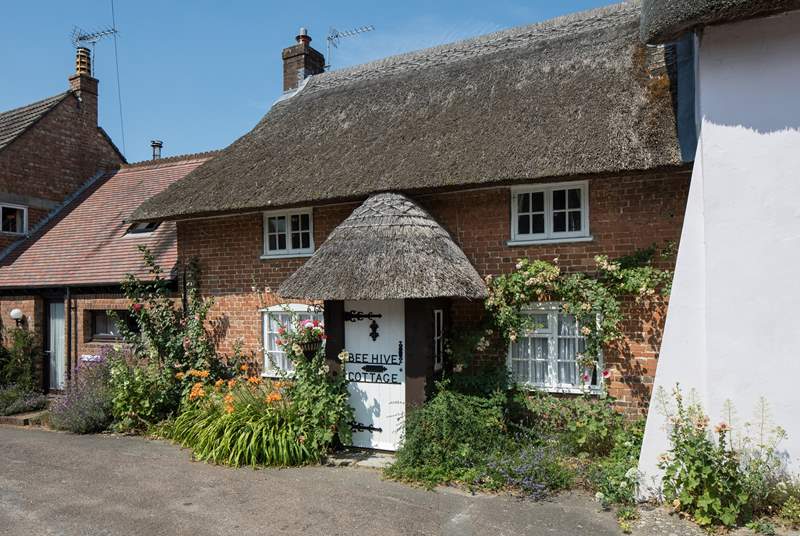 Situated on a quiet square, in the village of Puddletown, Beehive Cottage lies opposite St Mary's Church.