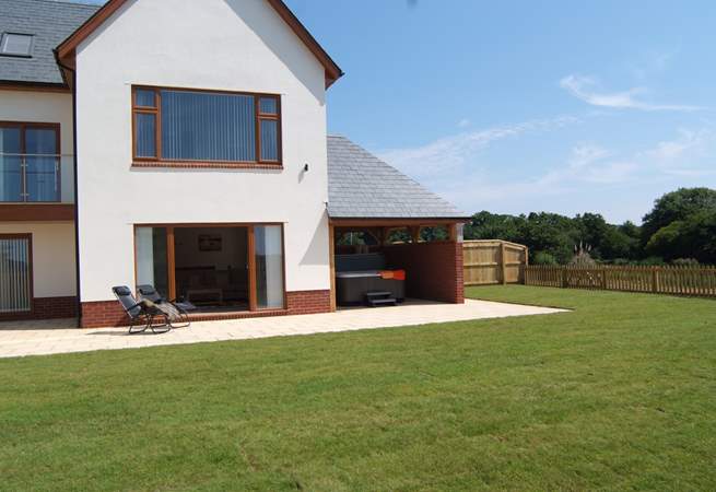 A gate in the fence leads you to the fully stocked fishing lake. Please always accompany children.
