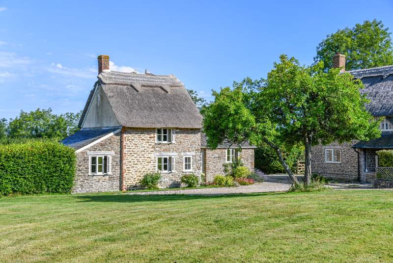 Pound Farm Cottage is beside the owner's home, but has a separate entrance and very private south-facing garden behind the cottage.