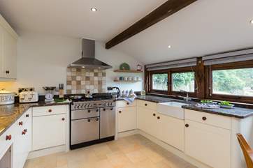 Another view of this excellent kitchen - equipped as a real home-from-home.