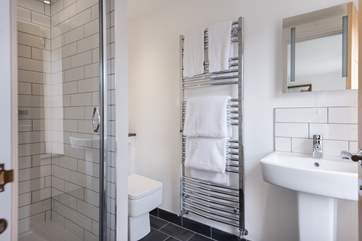 The main en suite bathroom has creek views.