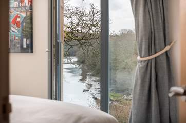 What wildlife can you spot from bed?