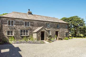 The Linhay is a semi-detached cottage next to the owners home- who are most welcoming but respect your privacy