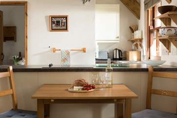 A sociable spot for any meal.