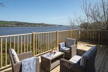 The annexe also boasts fabulous views. This fully enclosed decked-area is perfect for both dogs and children.