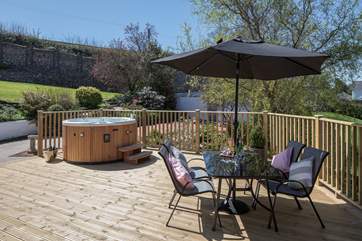 So much space for everyone to relax and unwind in this fabulous sun-trap.