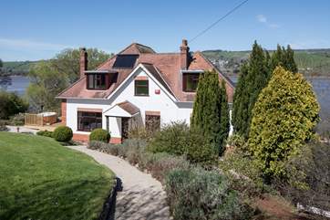 Meadowcliff is such a striking house, with the most amazing views over the water.