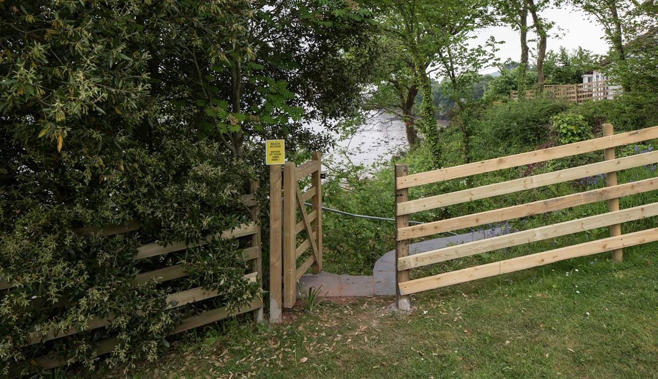 You even have your own private access to the beach below. Please take care when accessing this area, and please ensure that children are not left unaccompanied to access this pathway.