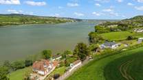 With blissful views and a waterside location, Meadowcliff is the ultimate holiday abode.