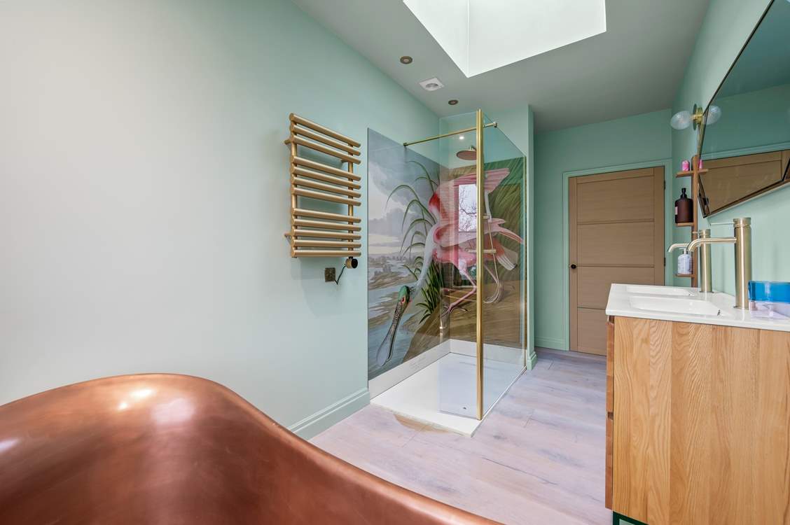 For those who prefer a shower, this one is perfect.
