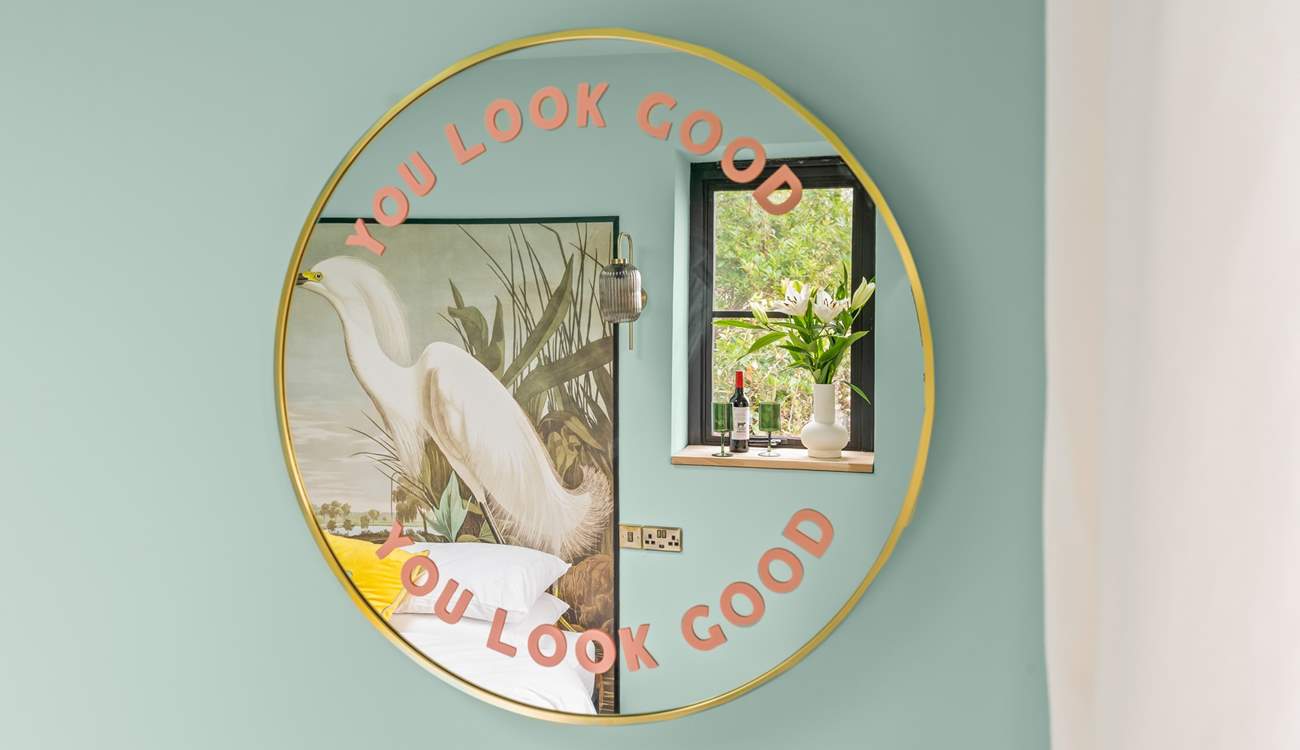 Even the mirror has a inspirational touch.