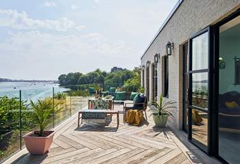 Welcome to Meadowcliff Cottage. A fabulous abode for six lucky guests.