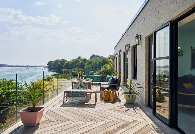 Welcome to Meadowcliff Cottage. A fabulous abode for six lucky guests.