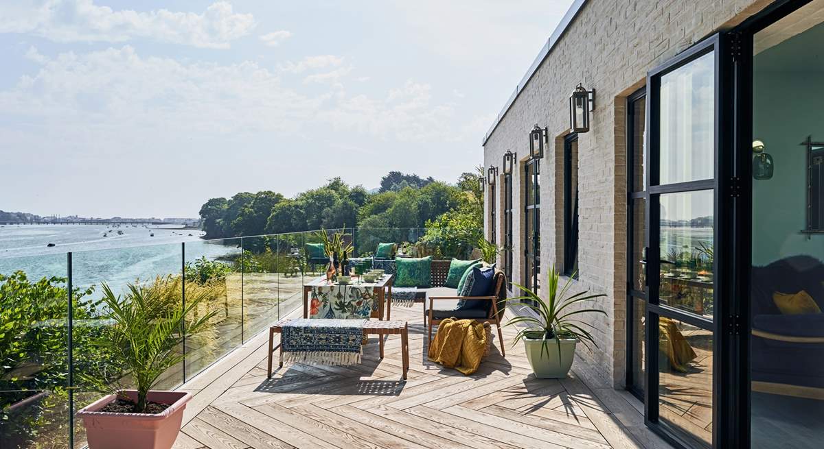 Welcome to Meadowcliff Cottage. A fabulous abode for six lucky guests.