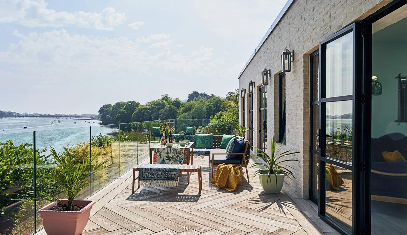 Welcome to Meadowcliff Cottage. A fabulous abode for six lucky guests.