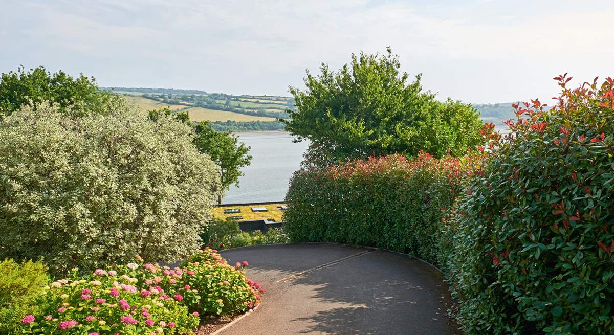 Follow your private driveway to the parking-area below. What a view to start your holiday off with!