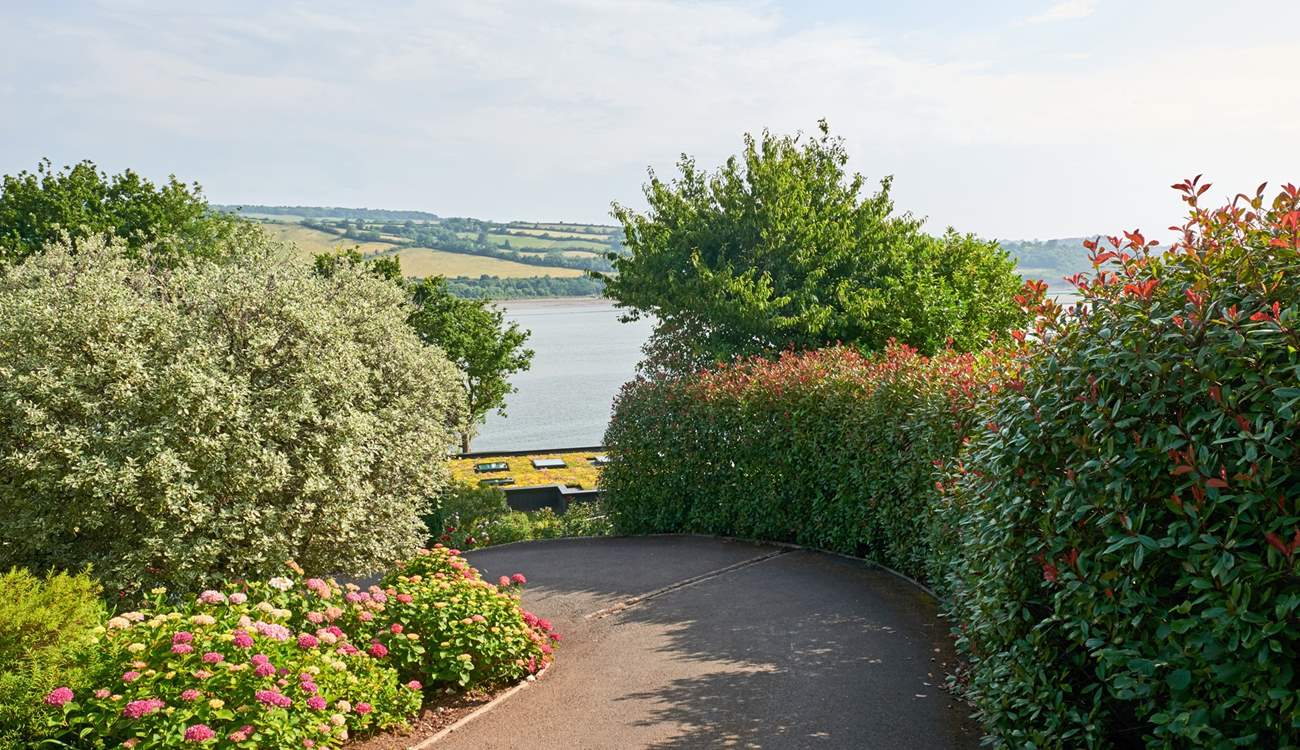 Follow your private driveway to the parking-area below. What a view to start your holiday off with!