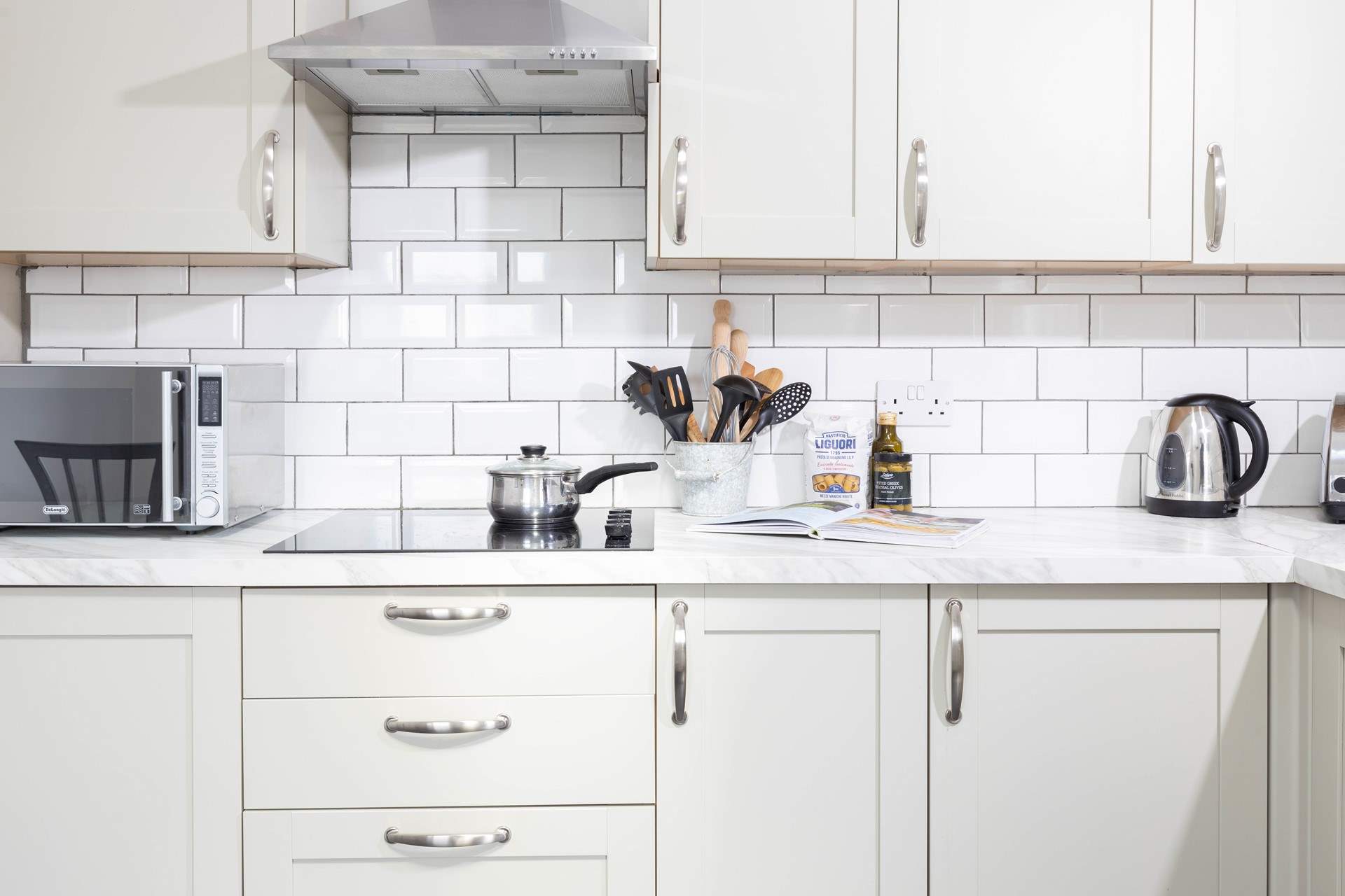 Plenty of space to conjure up a tasty treat.