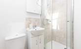 The modern en suite shower-room. - Thumbnail Image