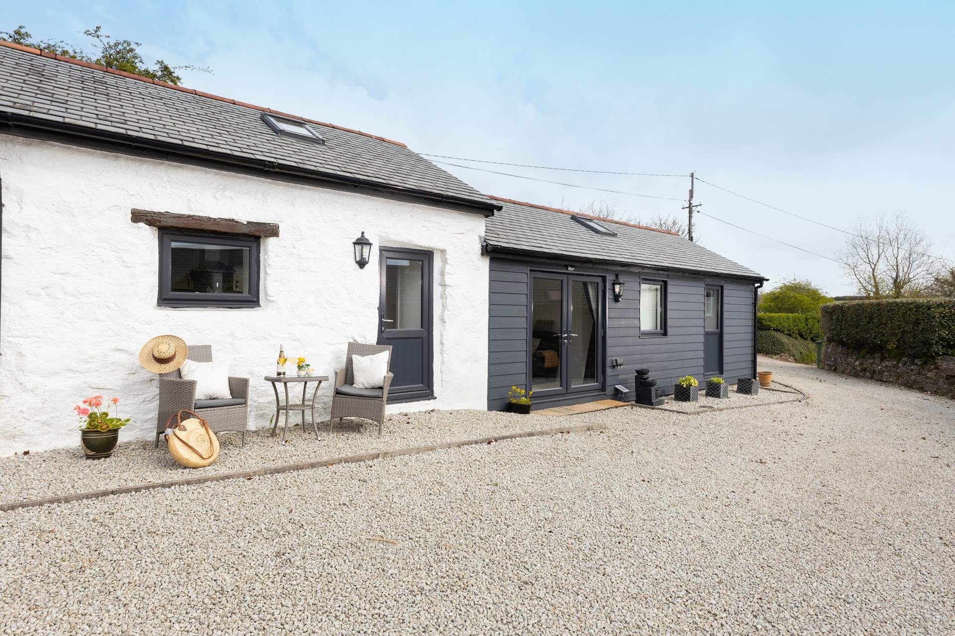 Last minute holidays deals cornwall dog friendly