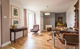 The dining-area in the kitchen. - Thumbnail Image