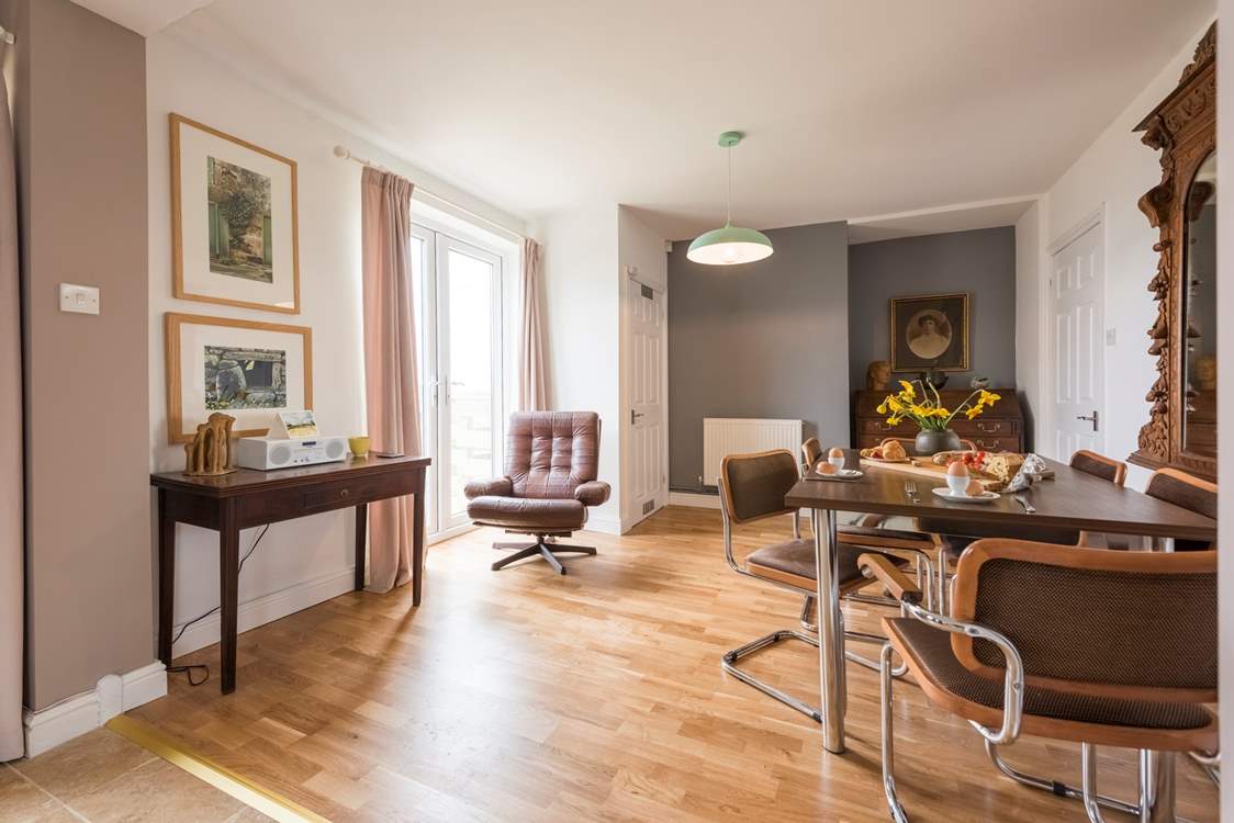 The dining-area in the kitchen.