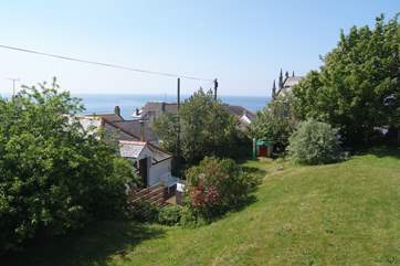 Sea views from the huge enclosed garden, plenty of room to play and for your four legged friend to run.