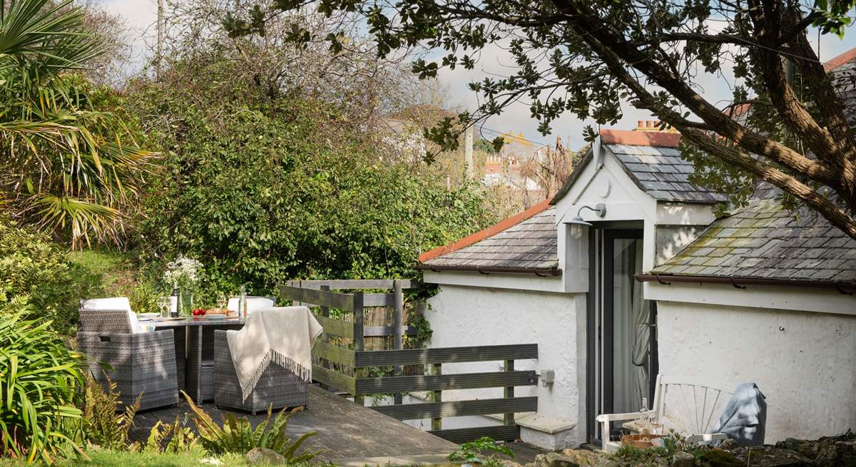 The rear of The Old School Room has a private decked-area, perfect for 
al fresco eating or just relaxing.