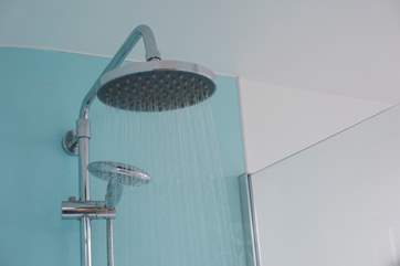 Modern, powerful showers throughout.