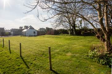 The Packing House has a fabulous enclosed garden, perfect for the kids and family dogs to let off steam.