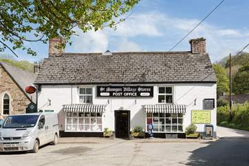 You can walk to the village shop to buy the morning paper or perhaps treat yourself to a cream tea in the tea rooms.