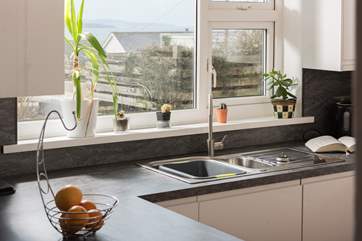 You can see the sea from the kitchen window.