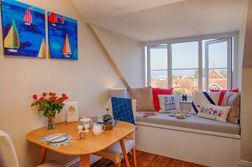 Bright and airy throughout and tastefully furnished, this makes for a super romantic getaway.