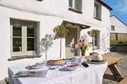 Make the most of the Cornish sunshine and enjoy mealtimes outside.