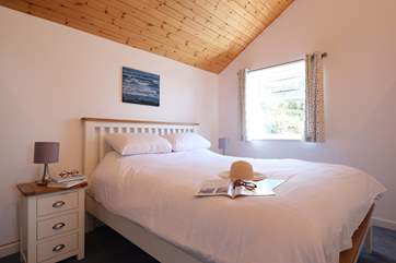 The bedroom has a 5ft king-size double bed.