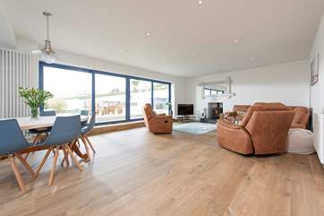 The spacious sitting/dining-room.