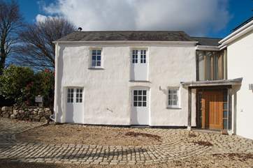 Little Chygowlin, the entrance is at the back of the cottage (the wooden door is the entrance to Chygowlin House).