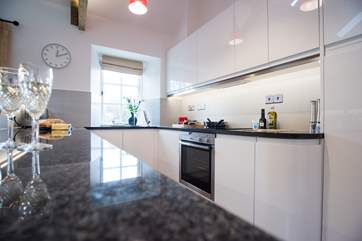 The well-equipped kitchen.