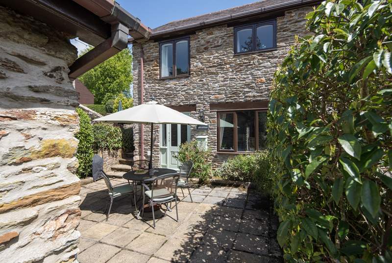 Jays Cottage is such a pretty sight. With its private courtyard, this delightful cottage makes for the perfect holiday cottage.