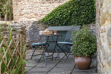 Jays Cottage has a delightful second patio. Perfect to ensure that you have sun all day long.